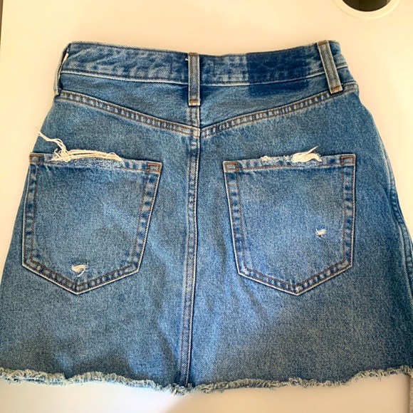 A&F Jean Skirt (size 0/25) - Picture 2 of 3